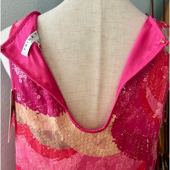 NWT (Heavy)Trina Turk,Vibrant Sequined Dress, Key Hole Closure, Stunning, Size 6 - Picture 2 of 10